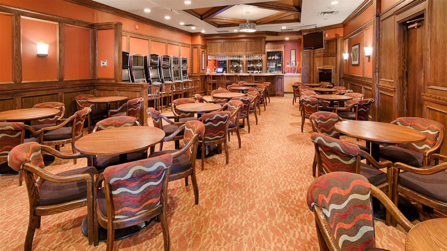 Best Western Plus Winnipeg Airport Hotel Экстерьер фото